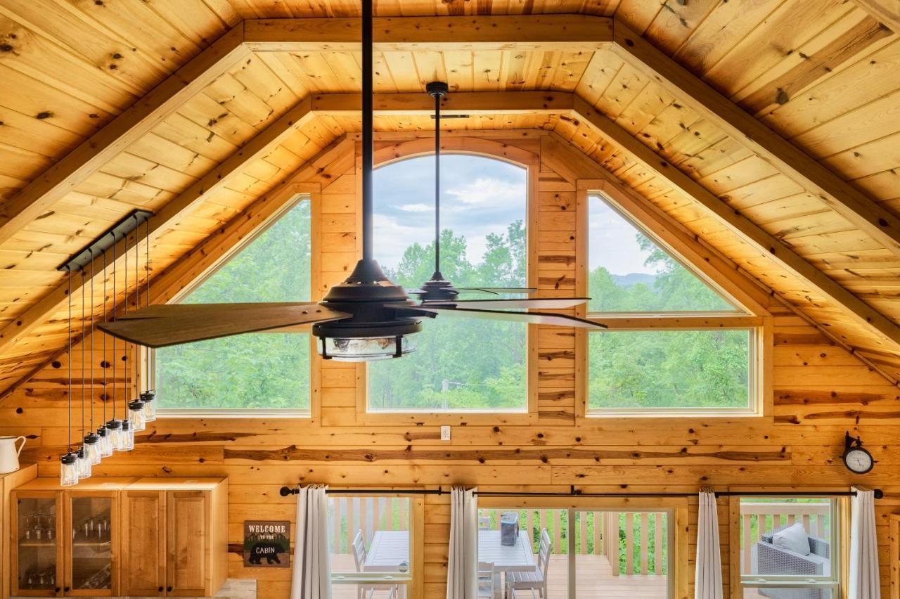 Mountainside - New Luxury Cabin-Fire Table-Hot Tub-3 Pools-Ps5-Bears Gatlinburg Exterior foto