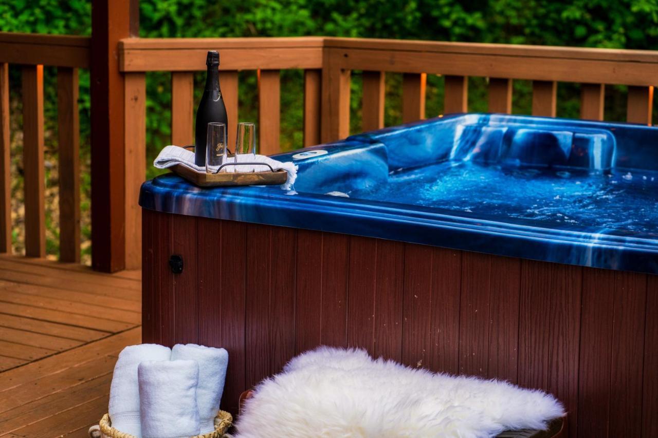 Mountainside - New Luxury Cabin-Fire Table-Hot Tub-3 Pools-Ps5-Bears Gatlinburg Exterior foto