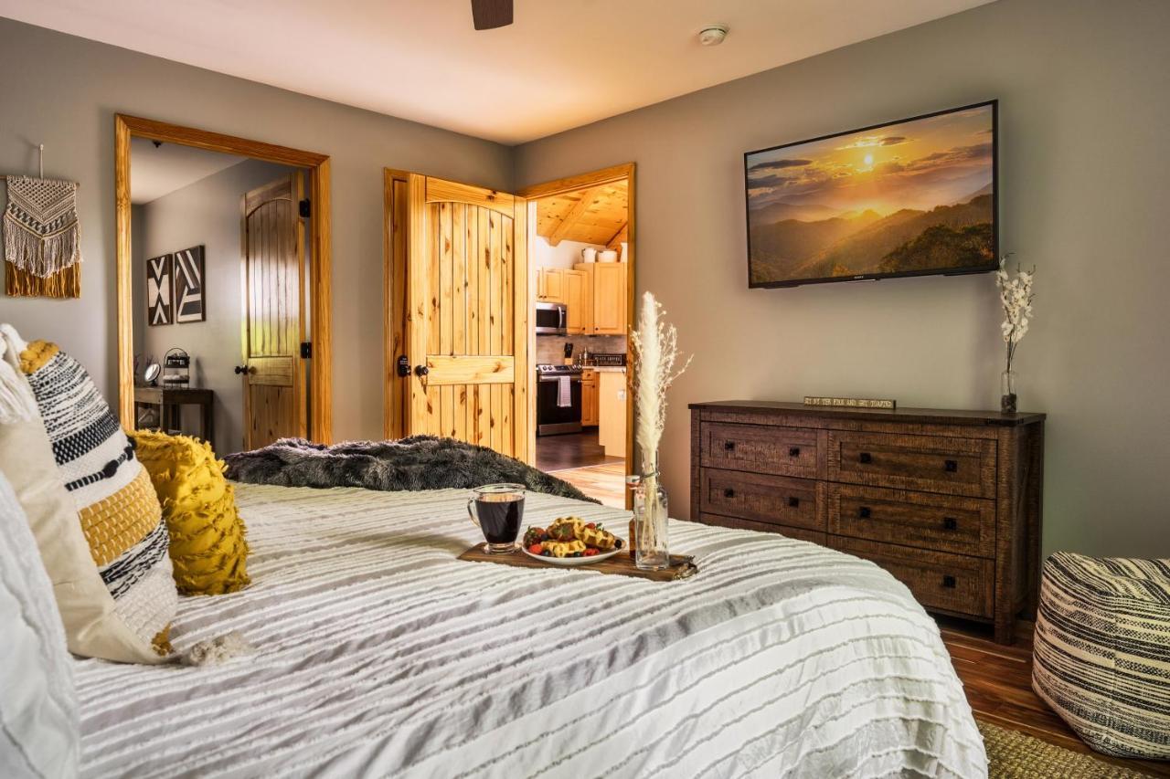 Mountainside - New Luxury Cabin-Fire Table-Hot Tub-3 Pools-Ps5-Bears Gatlinburg Exterior foto